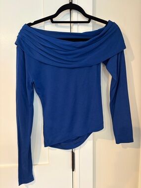 Off-Shoulder Long Sleeve Top in Royal Electric Blue Size Small